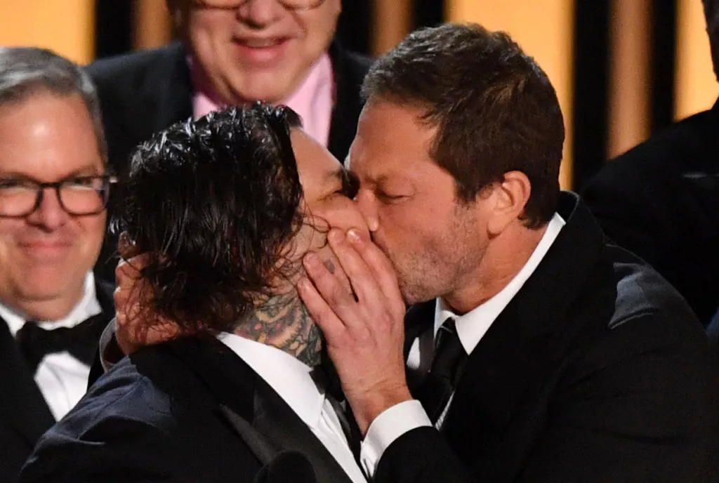 The Bear Stars Seal Their Sixth Emmy Win of the Night with a Kiss During Best Comedy Series Acceptance